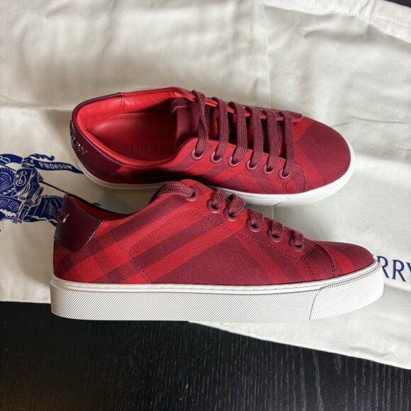 2 DIFFERENT SIZES* LEFT Size 35.5/RIGHT Size 36 BURBERRY Albridge Check Sneakers - Picture 1 of 13